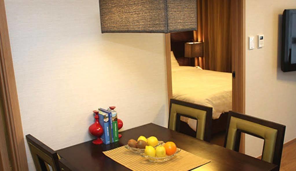 Hotel Riviera גאוז'ה מראה חיצוני תמונה