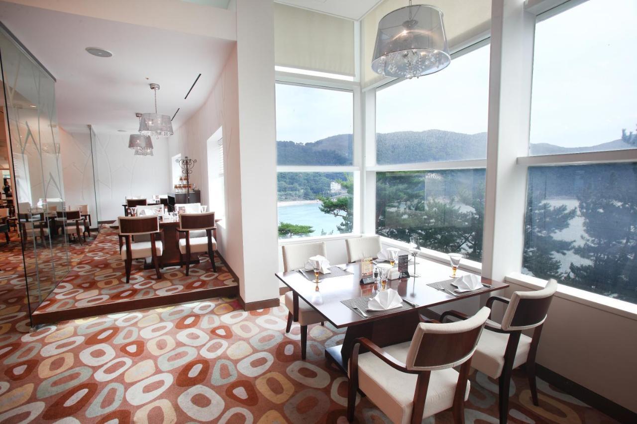 Hotel Riviera גאוז'ה מראה חיצוני תמונה