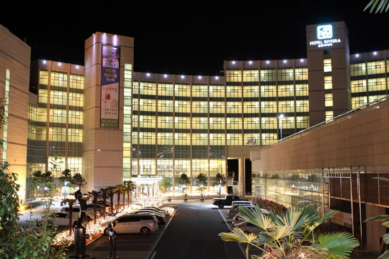 Hotel Riviera גאוז'ה מראה חיצוני תמונה