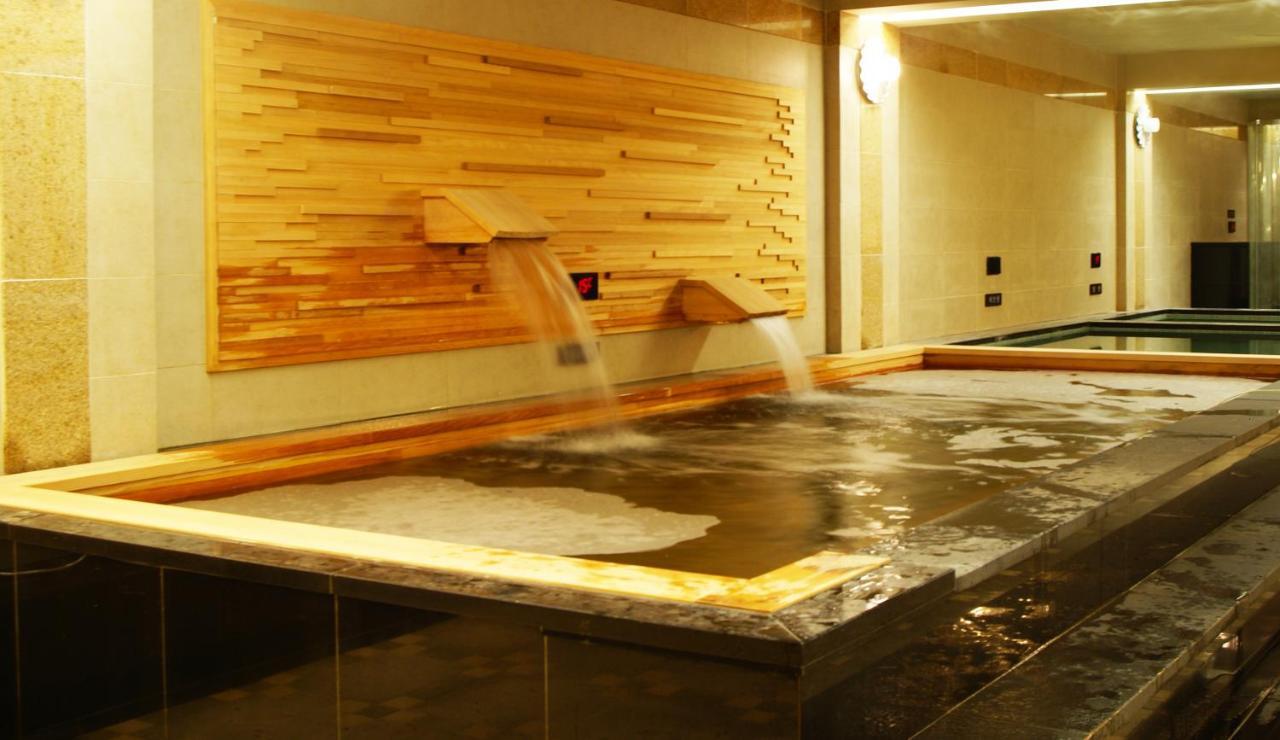 Hotel Riviera גאוז'ה מראה חיצוני תמונה